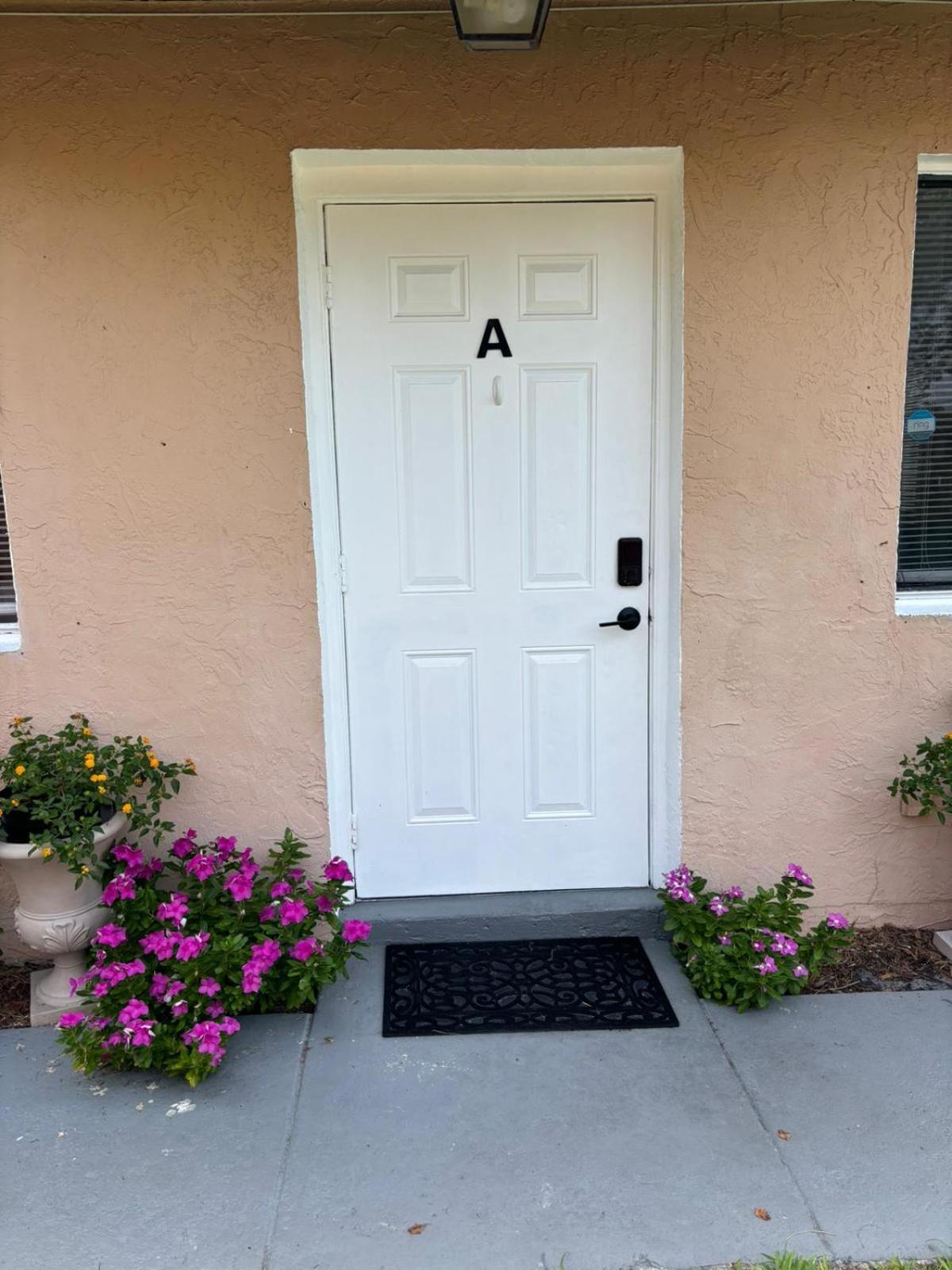 Apartment Sea Breeze- 2 Bedroom Apartment- Centrally Located *